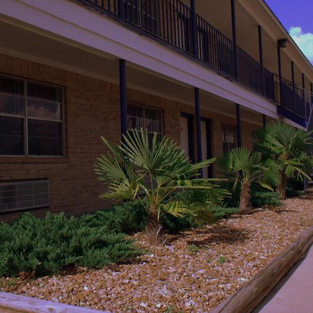 Somerville Inn And Suites Екстериор снимка