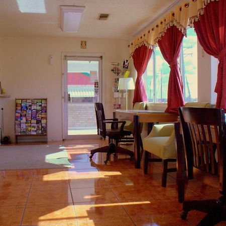 Somerville Inn And Suites Екстериор снимка