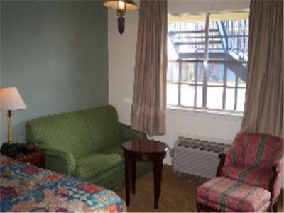 Somerville Inn And Suites Екстериор снимка