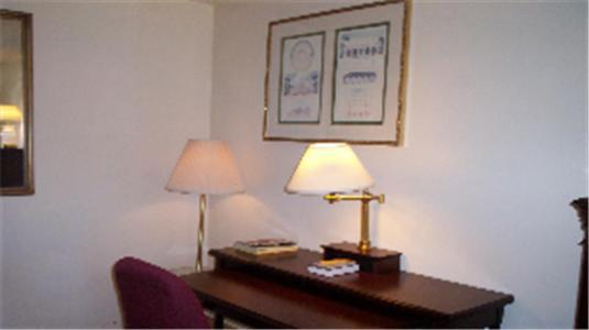 Somerville Inn And Suites Стая снимка