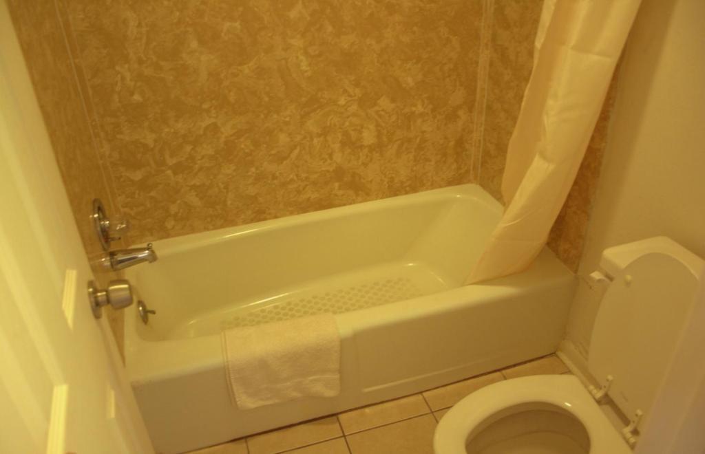 Somerville Inn And Suites Стая снимка