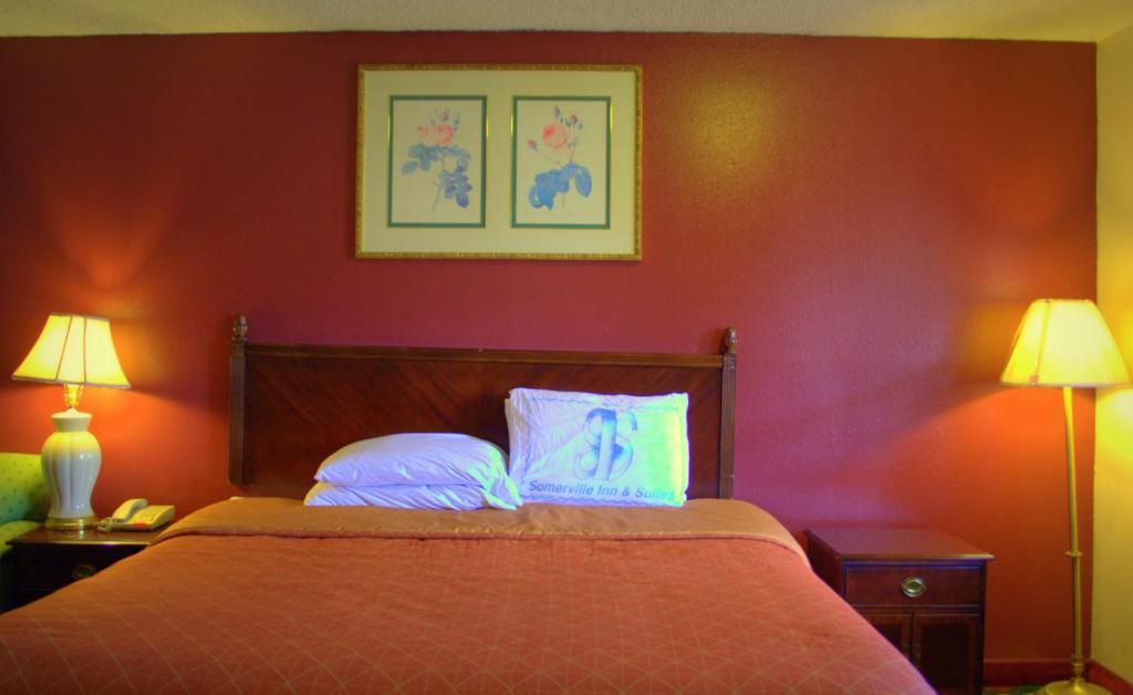 Somerville Inn And Suites Стая снимка